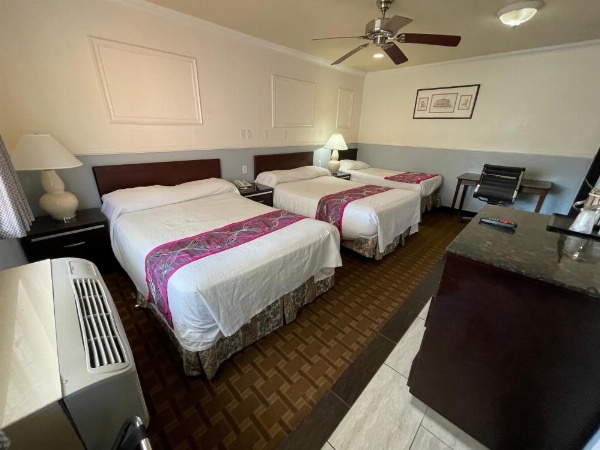 Hollywood Guest Inn image 21